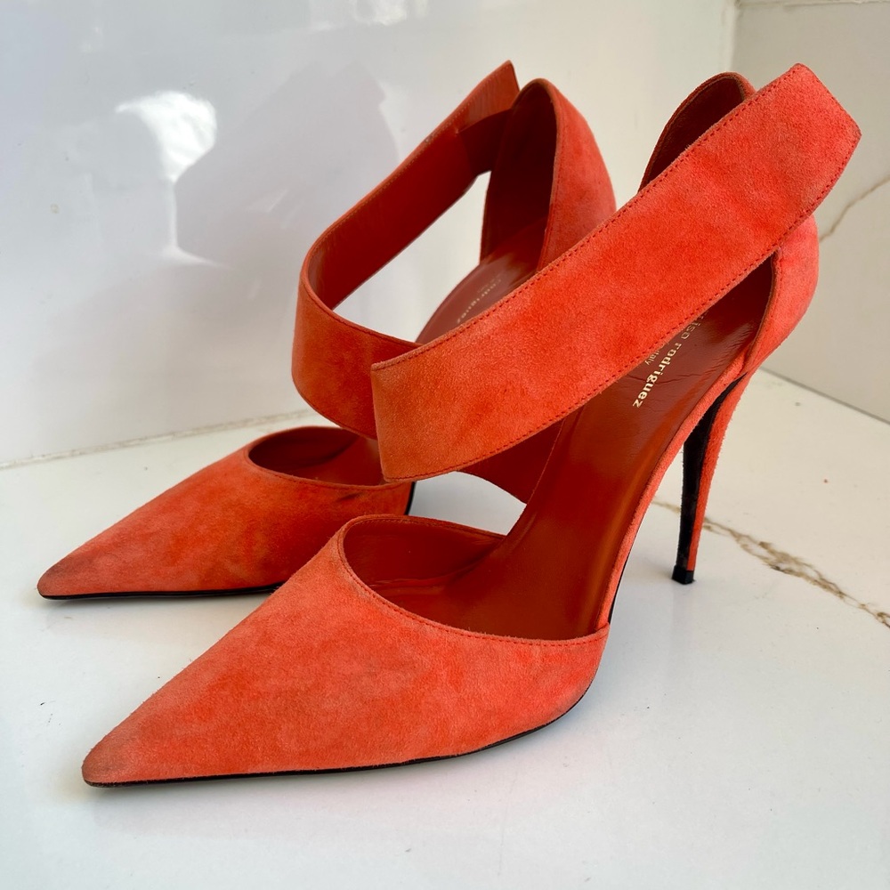 Narciso Rodriguez suede 'Camilla' pumps orange size 8